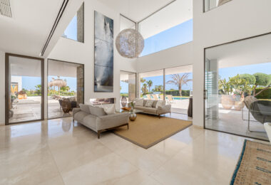 Contemporary Masterpiece with Pool &amp; Tennis Court in La Cerquilla, Nueva Andalucía