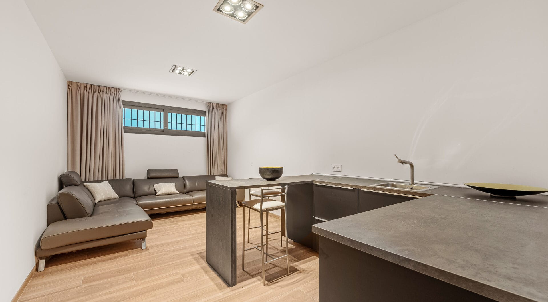 Contemporary Masterpiece with Pool &amp; Tennis Court in La Cerquilla, Nueva Andalucía
