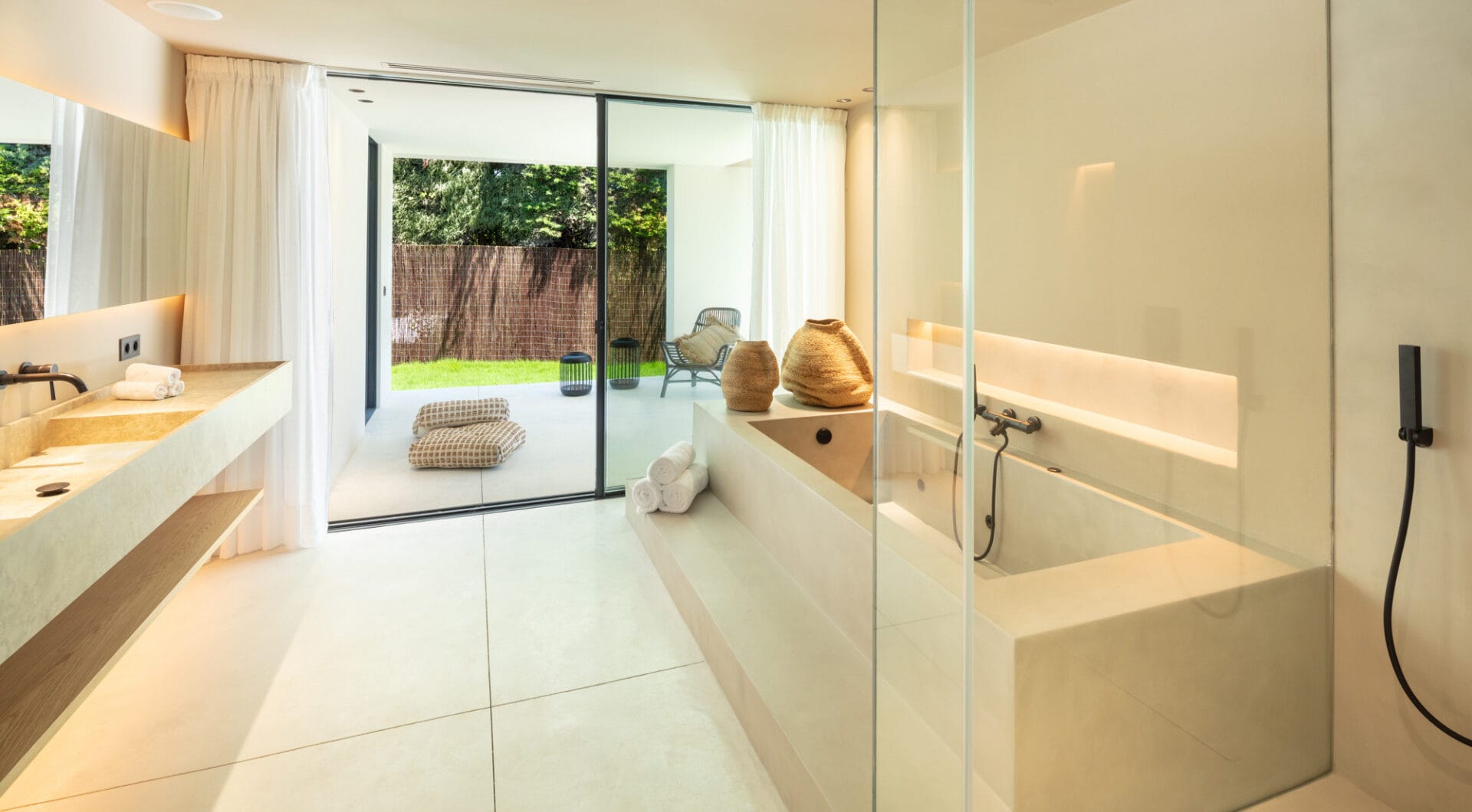 Auriga 1 — Modern Elegance in Nueva Andalucía