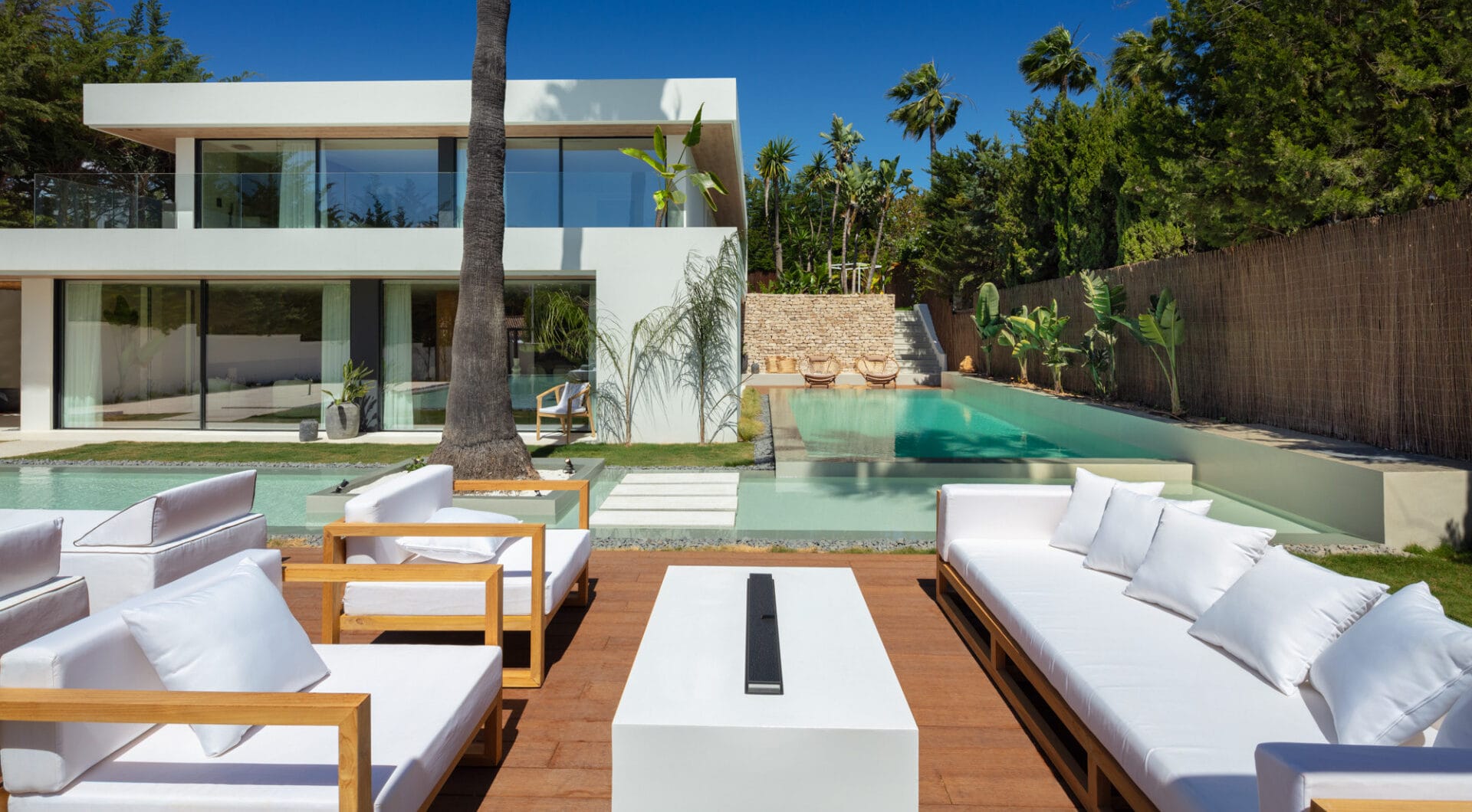 Auriga 1 — Modern Elegance in Nueva Andalucía