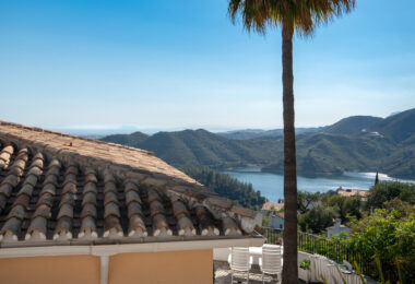 Luxury apartment in Balcones del Lago, Istán