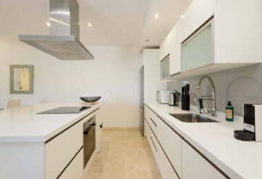 Luxury apartment in Balcones del Lago, Istán