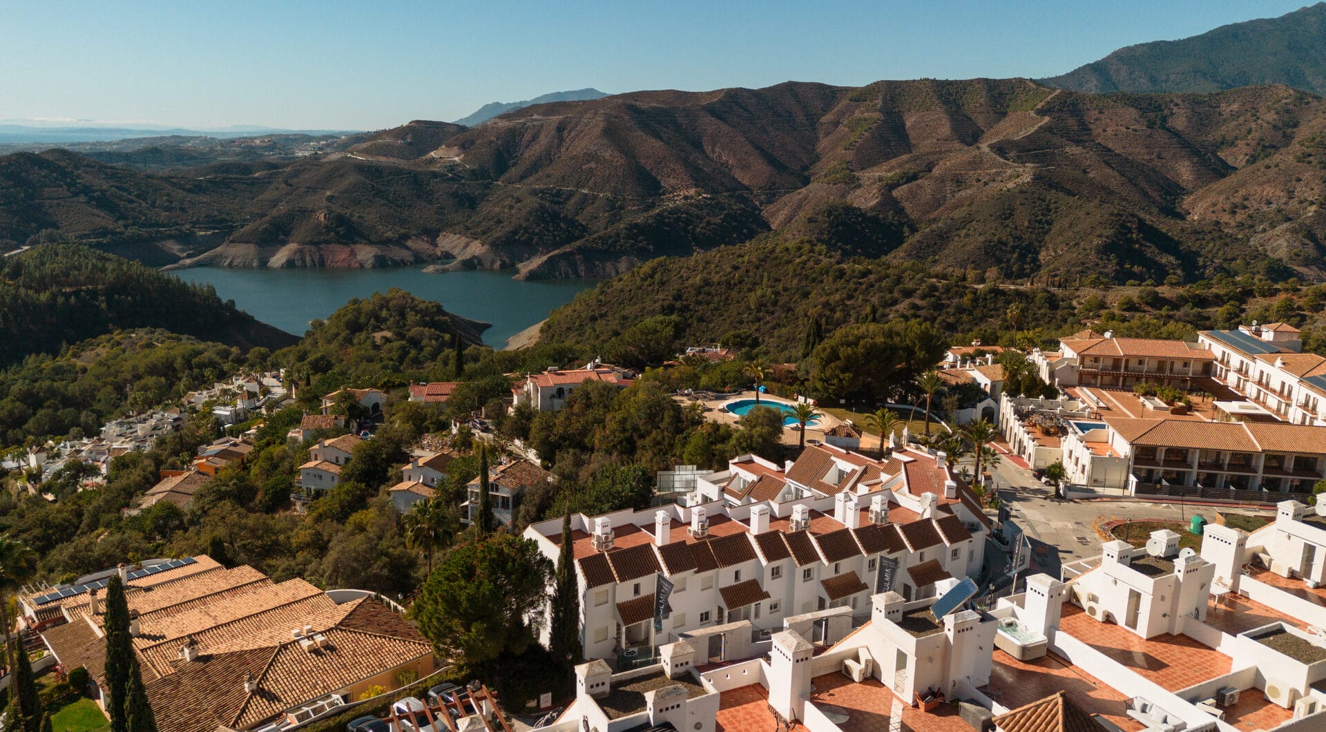 Luxury apartment in Balcones del Lago, Istán