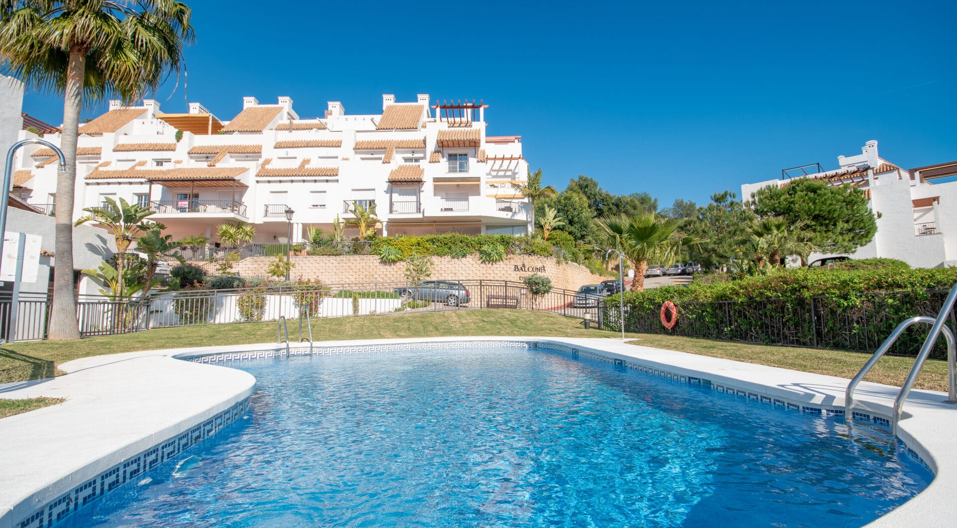 Luxury apartment in Balcones del Lago, Istán