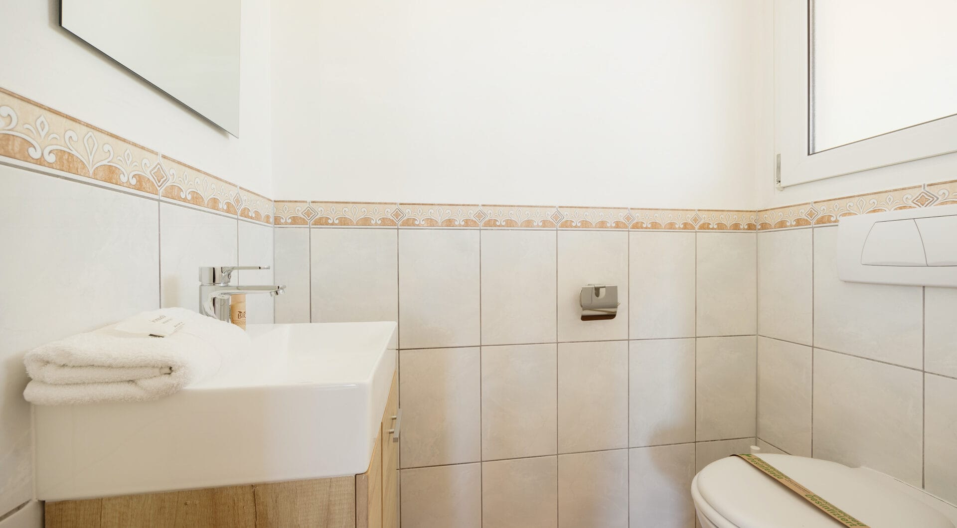 Modern 4-Bedroom Villa with Expansion Potential, Costabella, Marbella