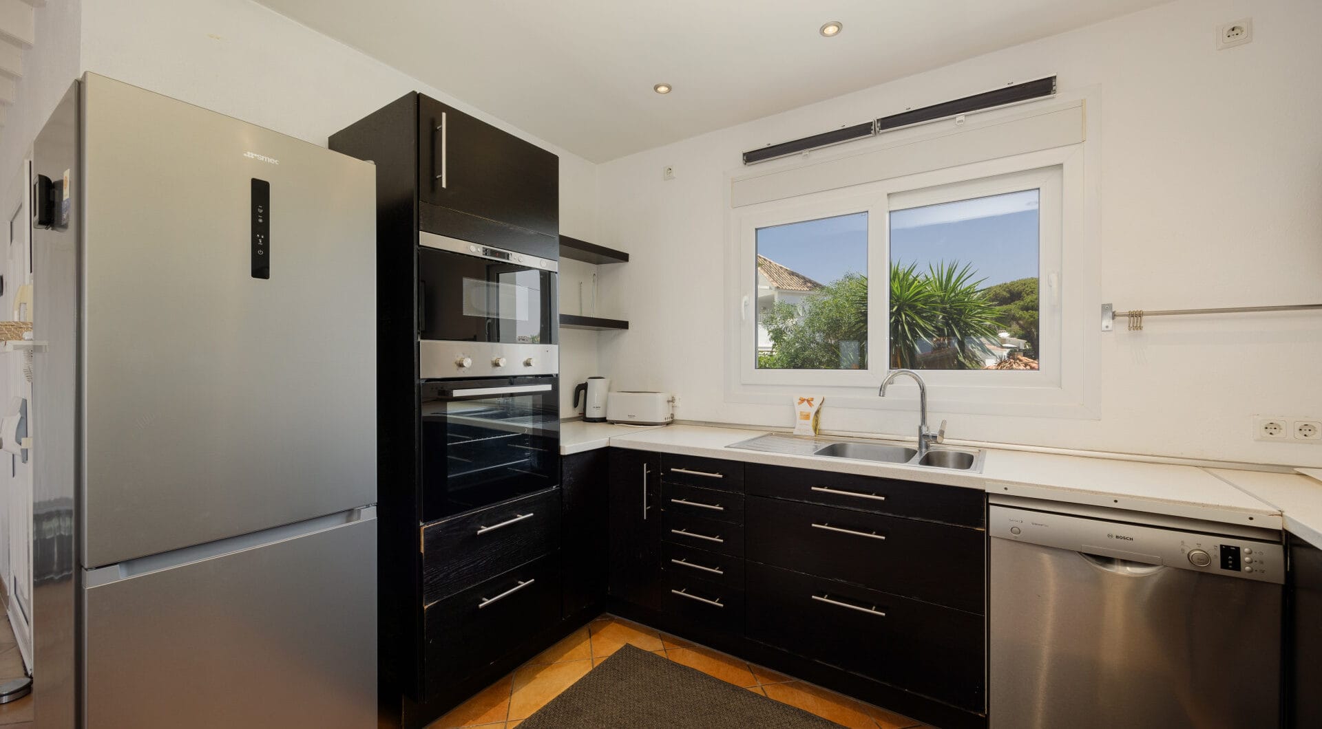Modern 4-Bedroom Villa with Expansion Potential, Costabella, Marbella