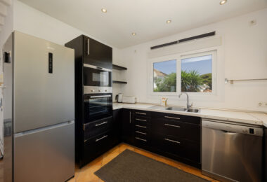 Modern 4-Bedroom Villa with Expansion Potential, Costabella, Marbella