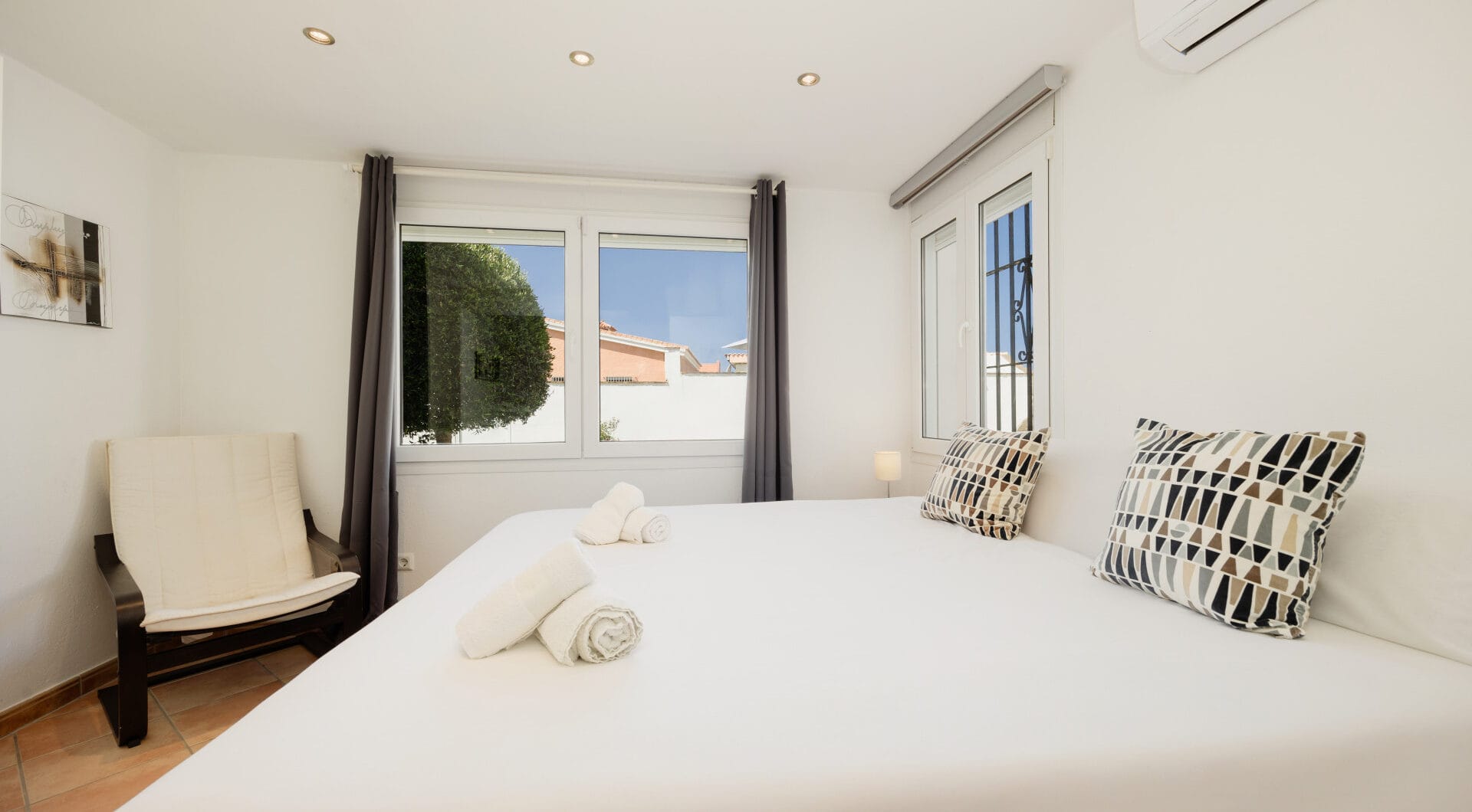 Modern 4-Bedroom Villa with Expansion Potential, Costabella, Marbella