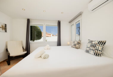 Modern 4-Bedroom Villa with Expansion Potential, Costabella, Marbella