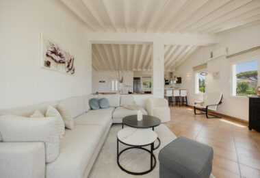 Modern 4-Bedroom Villa with Expansion Potential, Costabella, Marbella