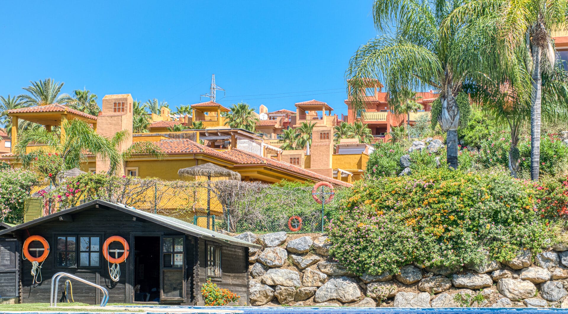 Lovely two bedroom, south west facing apartment in La Reserva de Marbella; with sea views