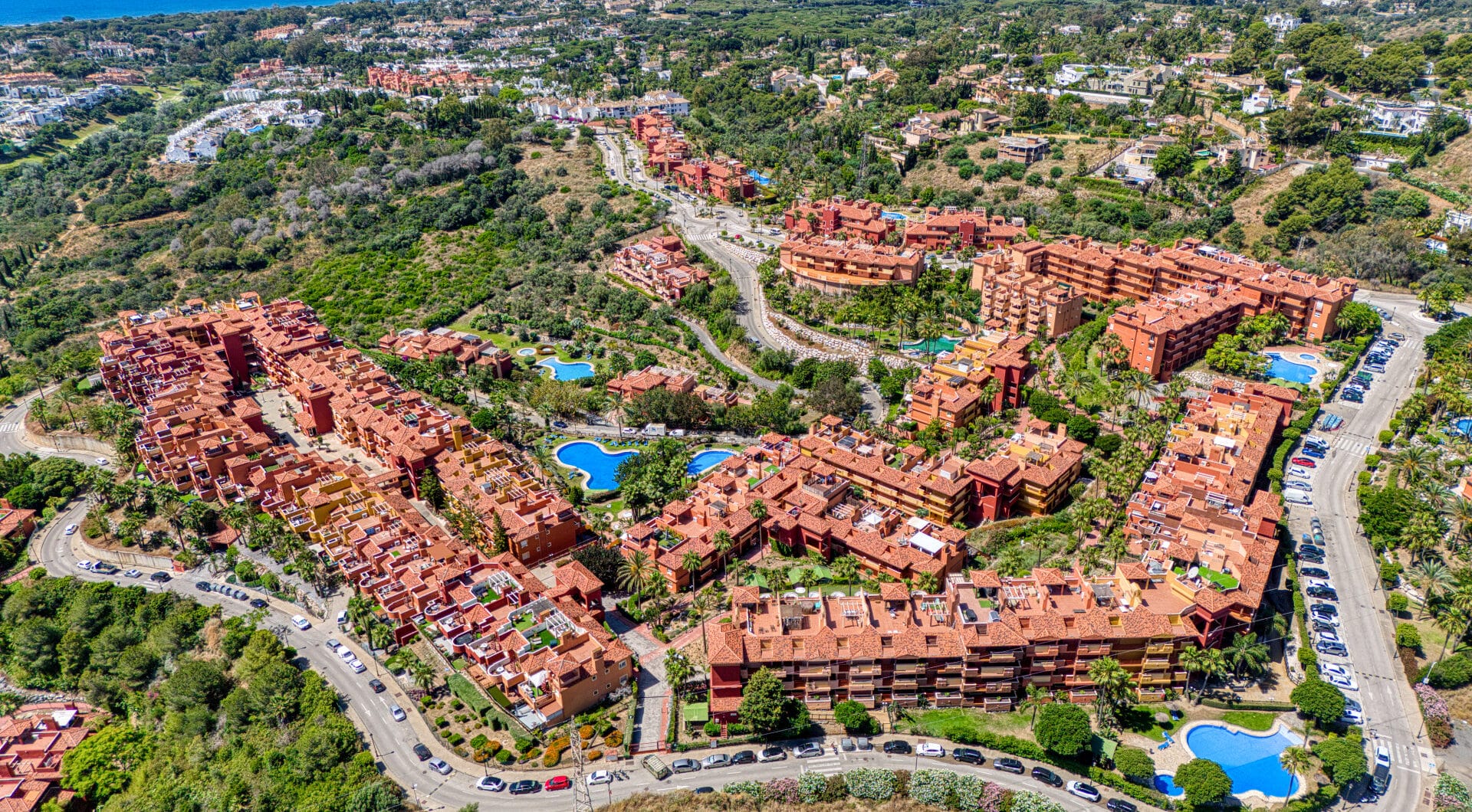 Lovely two bedroom, south west facing apartment in La Reserva de Marbella; with sea views