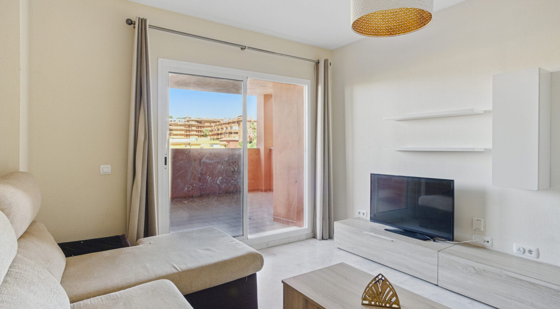 Lovely two bedroom, south west facing apartment in La Reserva de Marbella; with sea views