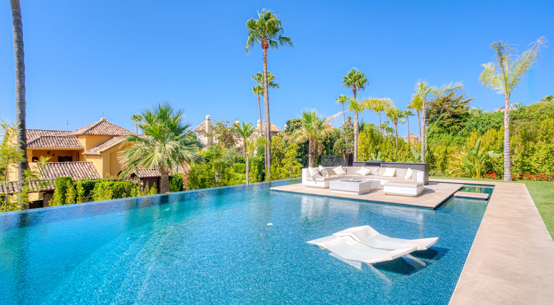An architecturally unique, south-facing property located in the exclusive gated community of Sierra Blanca on Marbella’s prestigious Golden Mile