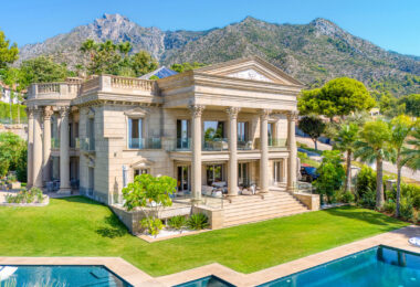 An architecturally unique, south-facing property located in the exclusive gated community of Sierra Blanca on Marbella’s prestigious Golden Mile