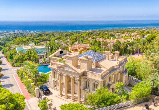 An architecturally unique, south-facing property located in the exclusive gated community of Sierra Blanca on Marbella’s prestigious Golden Mile
