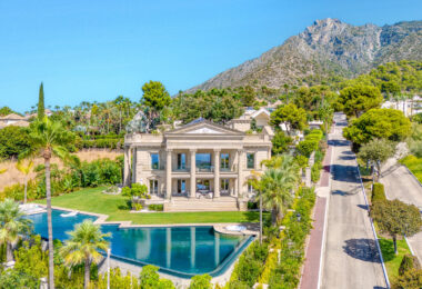 An architecturally unique, south-facing property located in the exclusive gated community of Sierra Blanca on Marbella’s prestigious Golden Mile