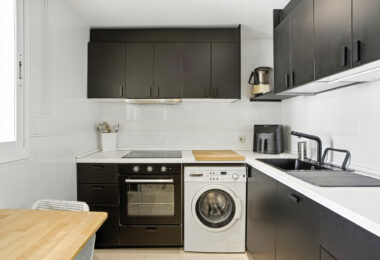 Beautiful south-facing, two-bedroom apartment located in the prestigious Hacienda Playa, Elviria