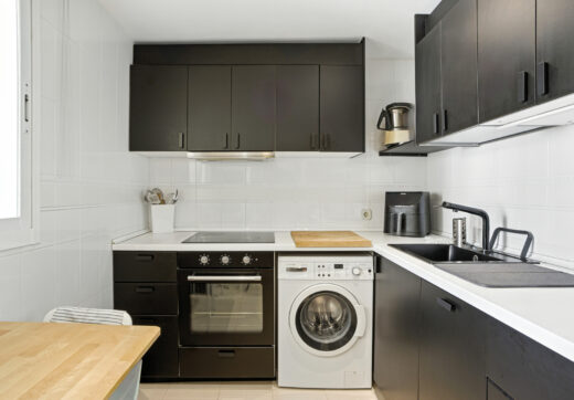 Beautiful south-facing, two-bedroom apartment located in the prestigious Hacienda Playa, Elviria