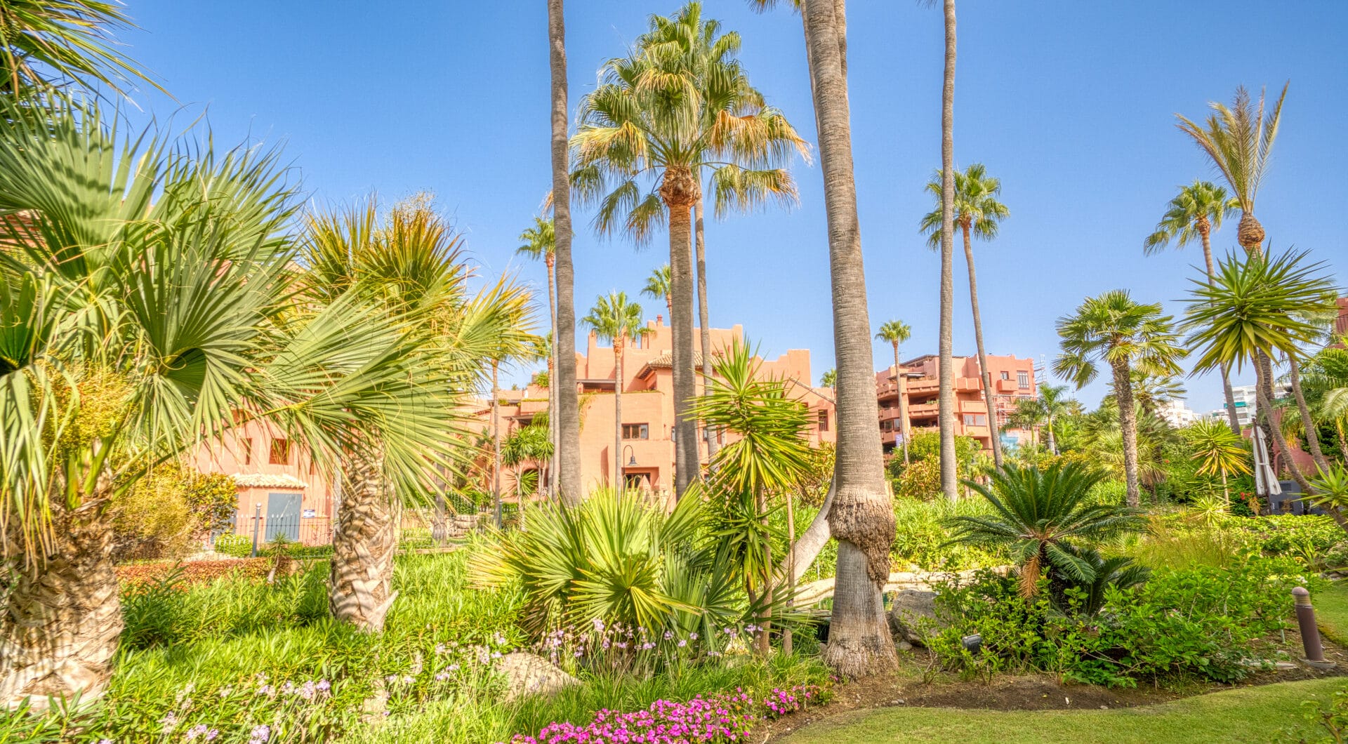 Immaculate three bedroom west facing ground floor apartment in the prestigious and gated beachfront community Menara Beach