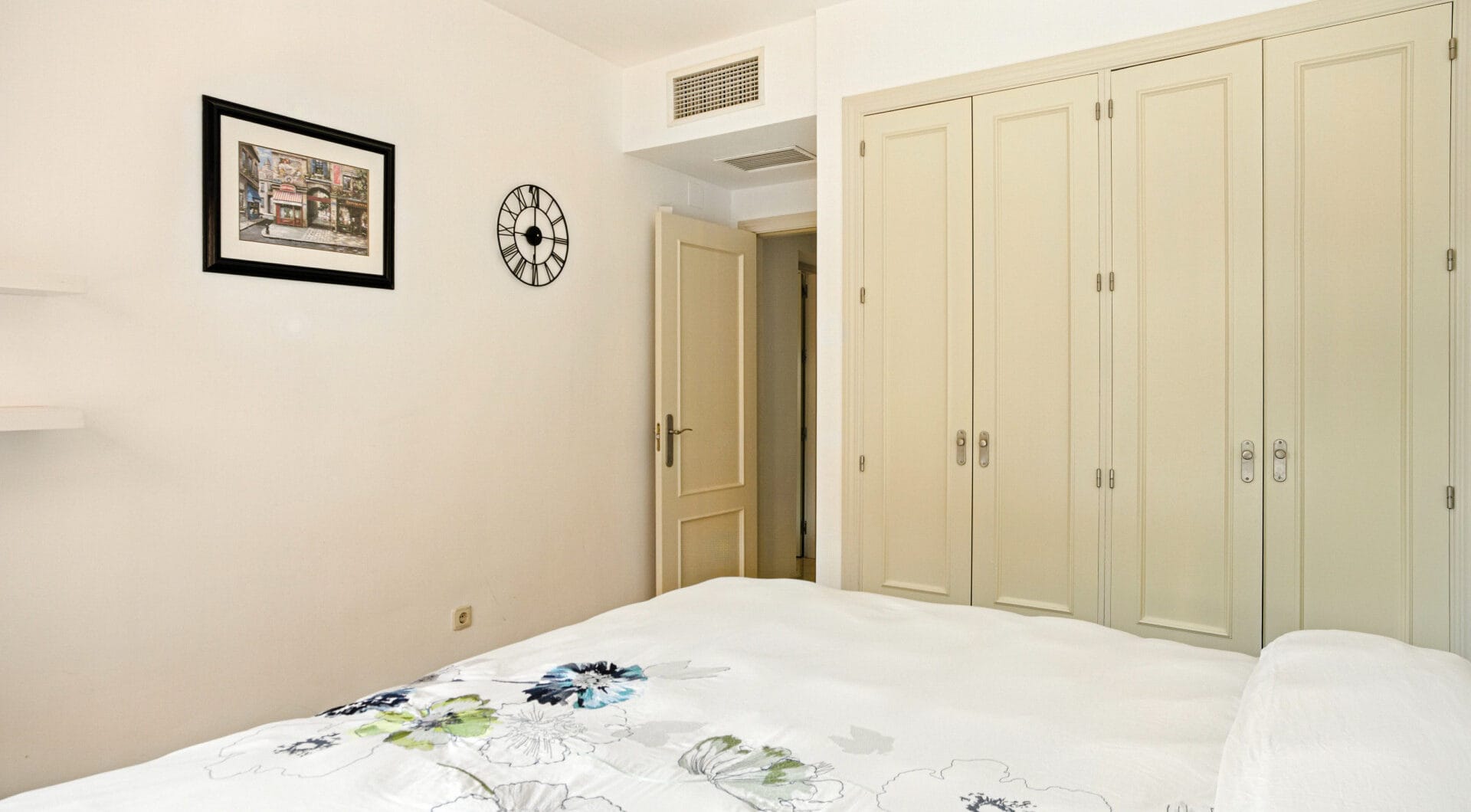 Immaculate three bedroom west facing ground floor apartment in the prestigious and gated beachfront community Menara Beach