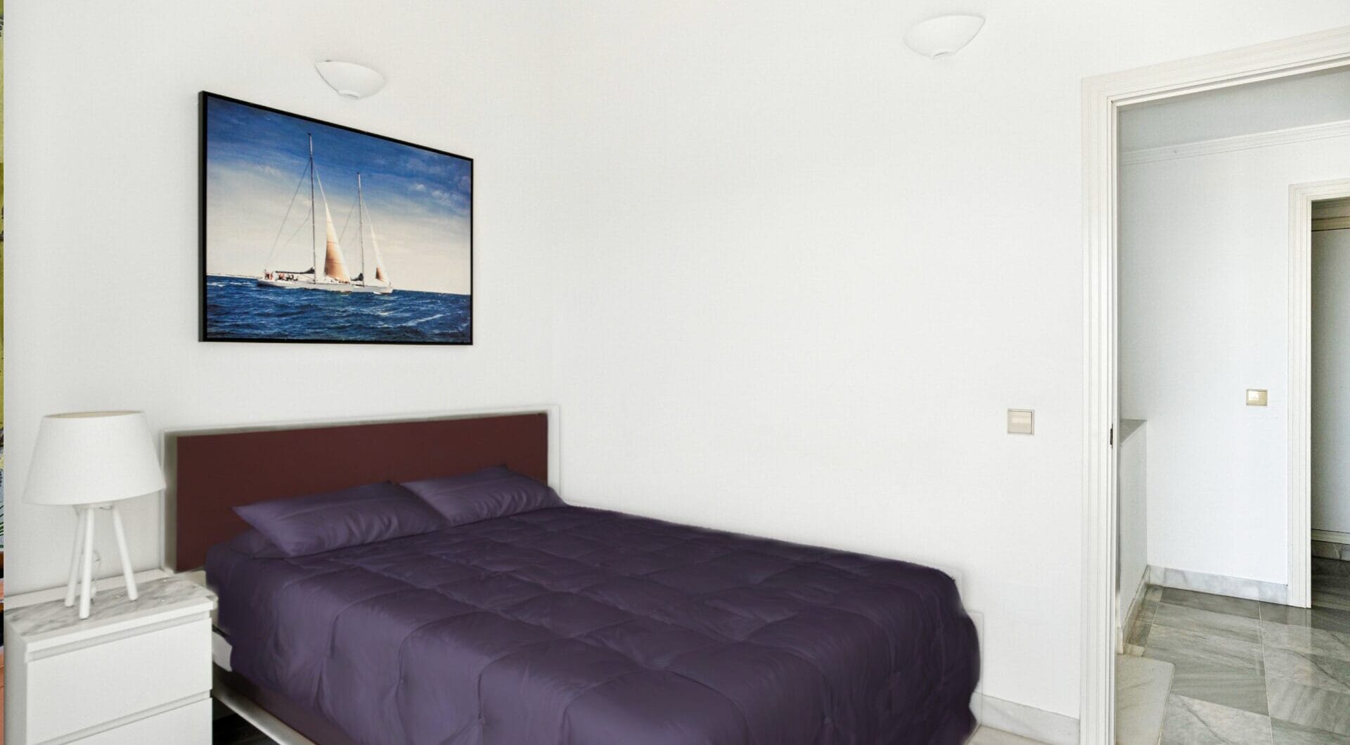 Three bedroom, south facing duplex penthouse with sea views, located in the sought-after community of Pinos de Nagüeles, on Marbella´sGolden Mile