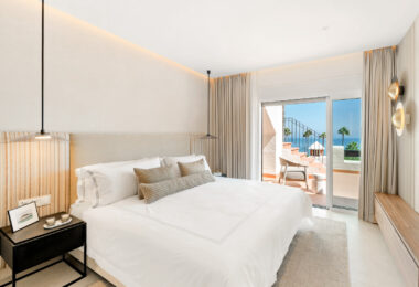 Beautifully renovated, south facing three bedroom penthouse located in prestigious beachfront community Bahia del Velerin, Estepona.