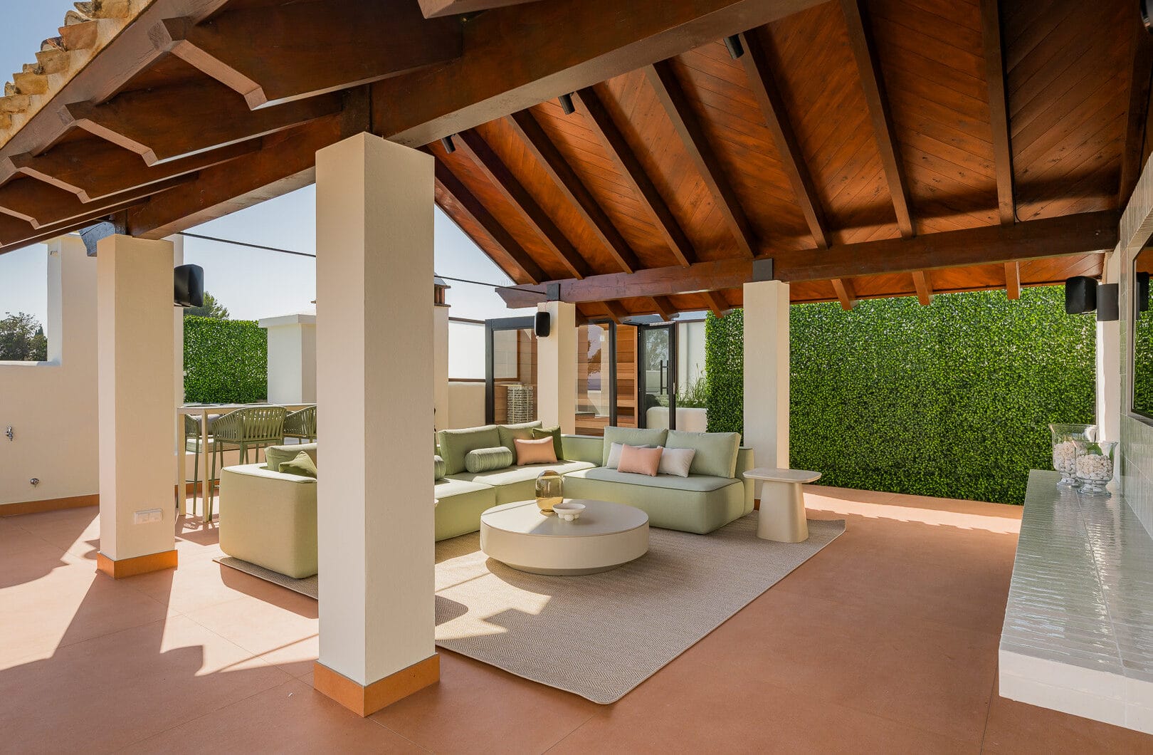 Beautifully renovated, south facing three bedroom penthouse located in prestigious beachfront community Bahia del Velerin, Estepona.