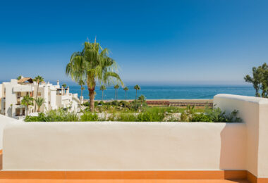 Beautifully renovated, south facing three bedroom penthouse located in prestigious beachfront community Bahia del Velerin, Estepona.