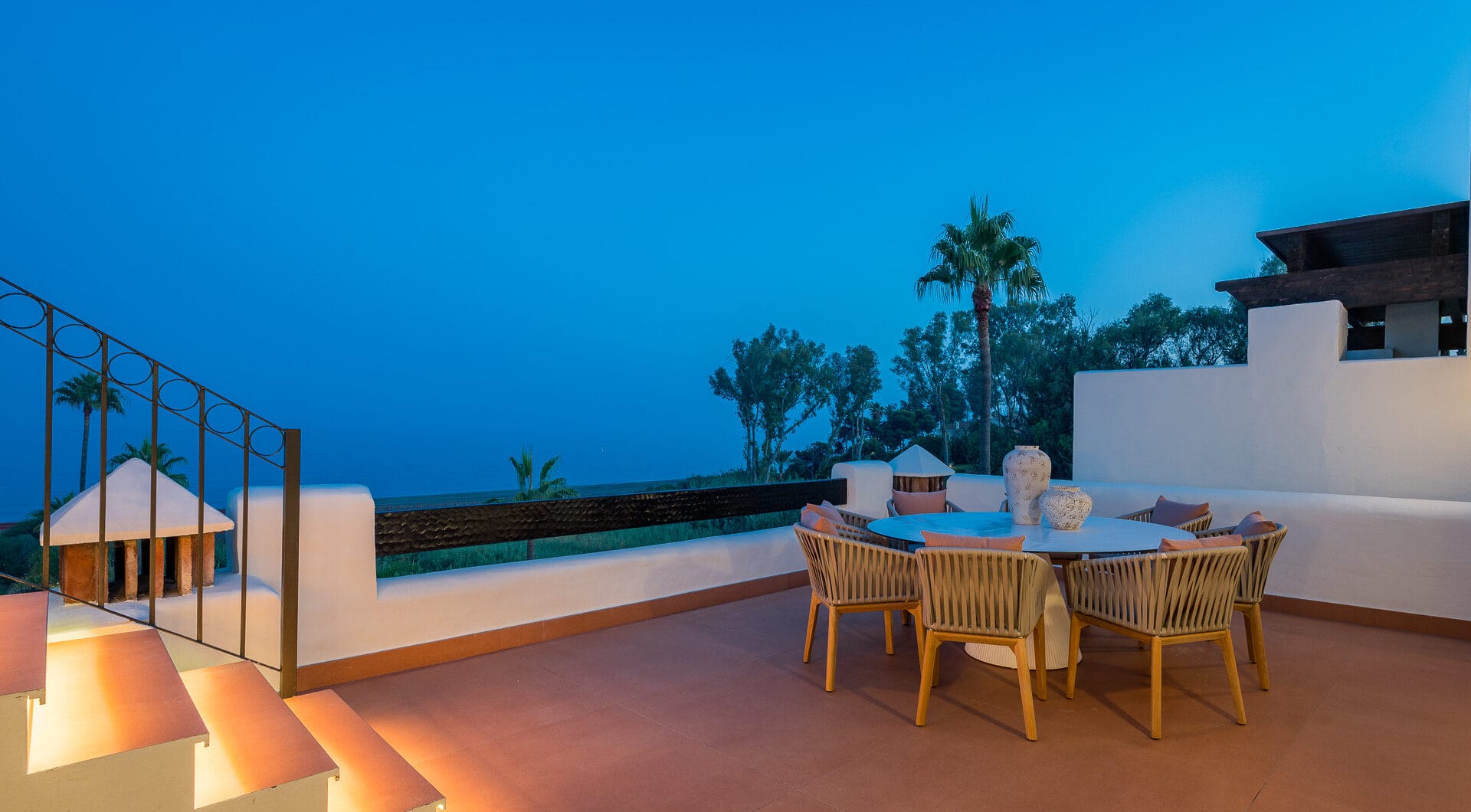 Beautifully renovated, south facing three bedroom penthouse located in prestigious beachfront community Bahia del Velerin, Estepona.