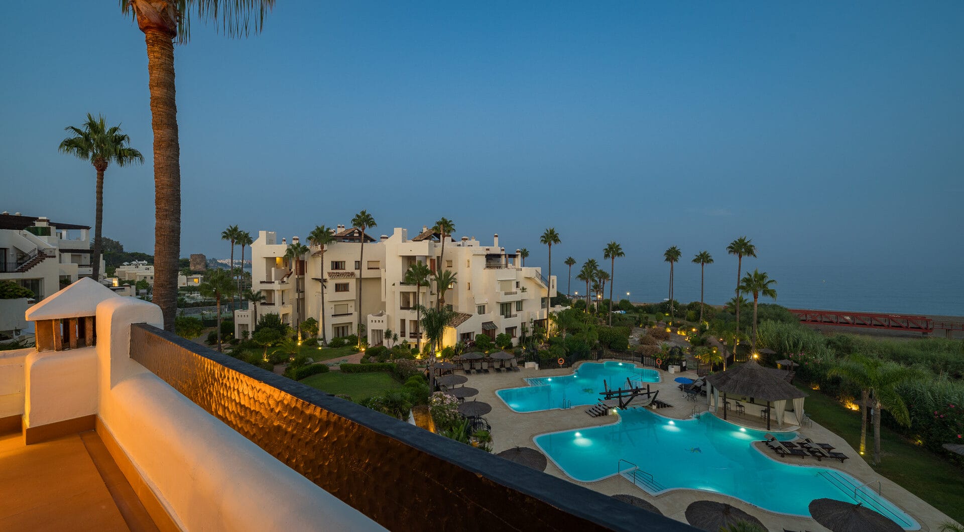 Beautifully renovated, south facing three bedroom penthouse located in prestigious beachfront community Bahia del Velerin, Estepona.