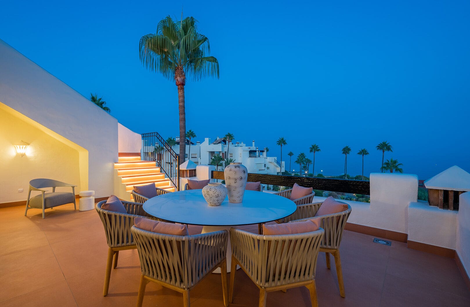 Beautifully renovated, south facing three bedroom penthouse located in prestigious beachfront community Bahia del Velerin, Estepona.