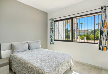 Fantastic opportunity - Four bedroom, south east facing private villa in Hacienda Las Chapas, Marbella