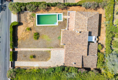 Fantastic opportunity - Four bedroom, south east facing private villa in Hacienda Las Chapas, Marbella