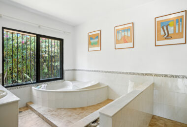 Fantastic opportunity - Four bedroom, south east facing private villa in Hacienda Las Chapas, Marbella