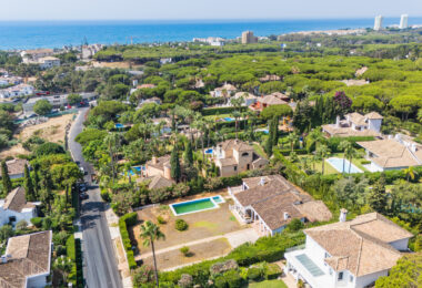 Fantastic opportunity - Four bedroom, south east facing private villa in Hacienda Las Chapas, Marbella