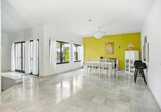 Fantastic opportunity - Four bedroom, south east facing private villa in Hacienda Las Chapas, Marbella