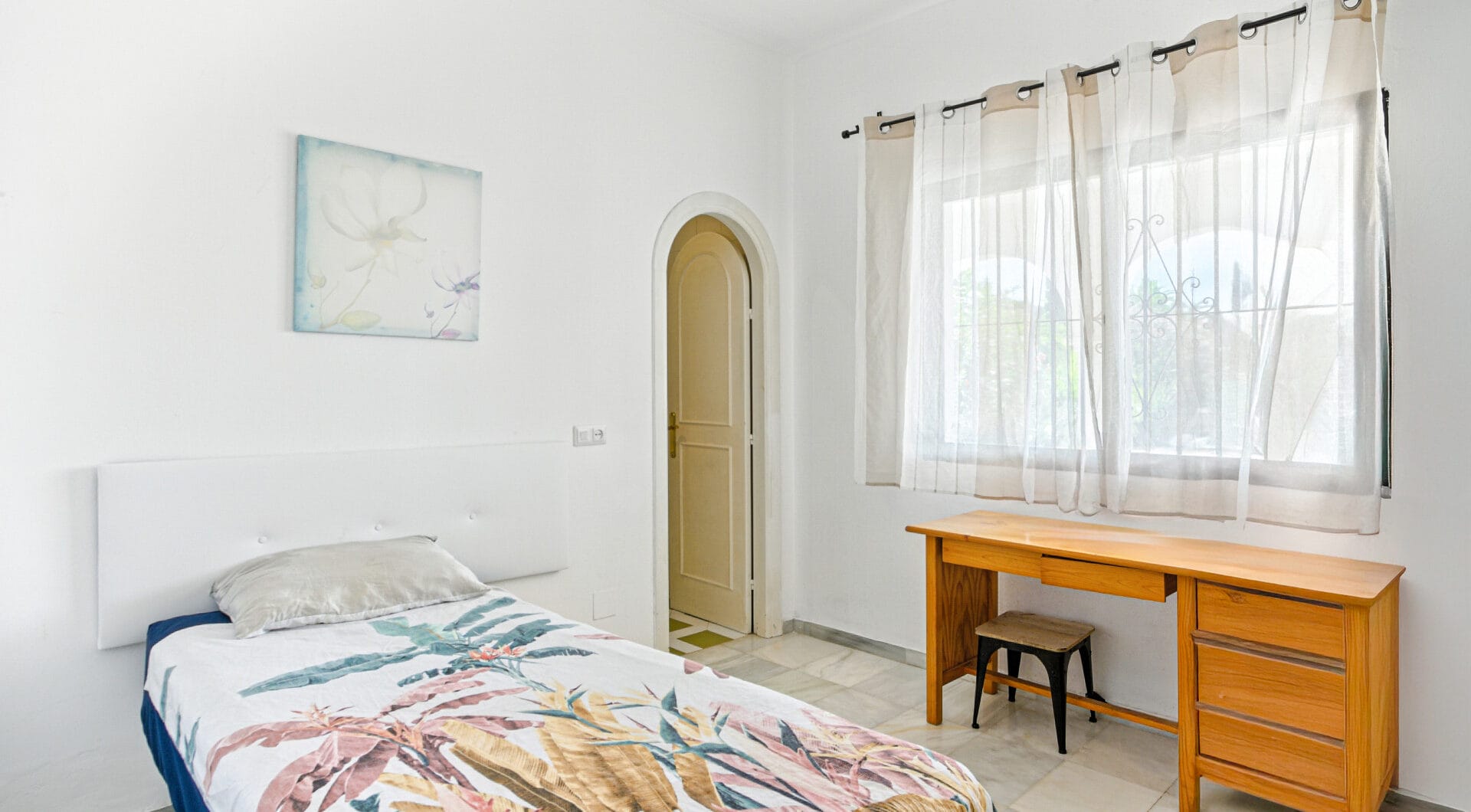 Fantastic opportunity - Four bedroom, south east facing private villa in Hacienda Las Chapas, Marbella
