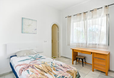 Fantastic opportunity - Four bedroom, south east facing private villa in Hacienda Las Chapas, Marbella