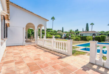 Fantastic opportunity - Four bedroom, south east facing private villa in Hacienda Las Chapas, Marbella