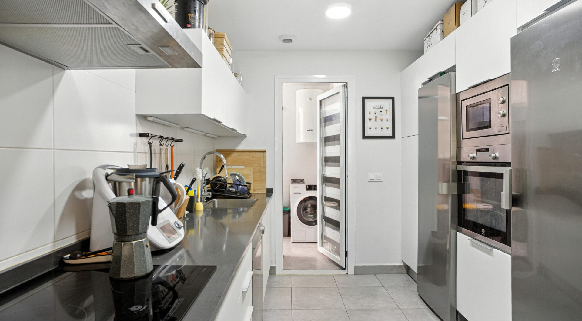Beautiful south facing, three bed apartment located in the gated community of Estepona Gardens