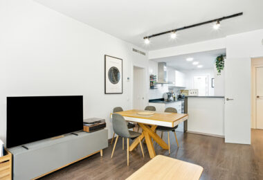 Beautiful south facing, three bed apartment located in the gated community of Estepona Gardens