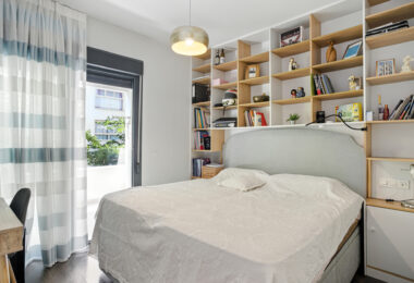 Beautiful south facing, three bed apartment located in the gated community of Estepona Gardens