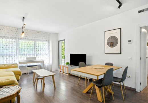 Beautiful south facing, three bed apartment located in the gated community of Estepona Gardens