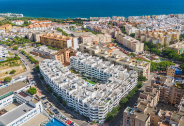 Beautiful south facing, three bed apartment located in the gated community of Estepona Gardens