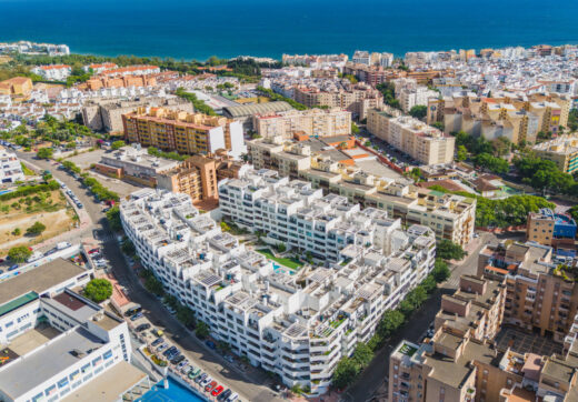 Beautiful south facing, three bed apartment located in the gated community of Estepona Gardens