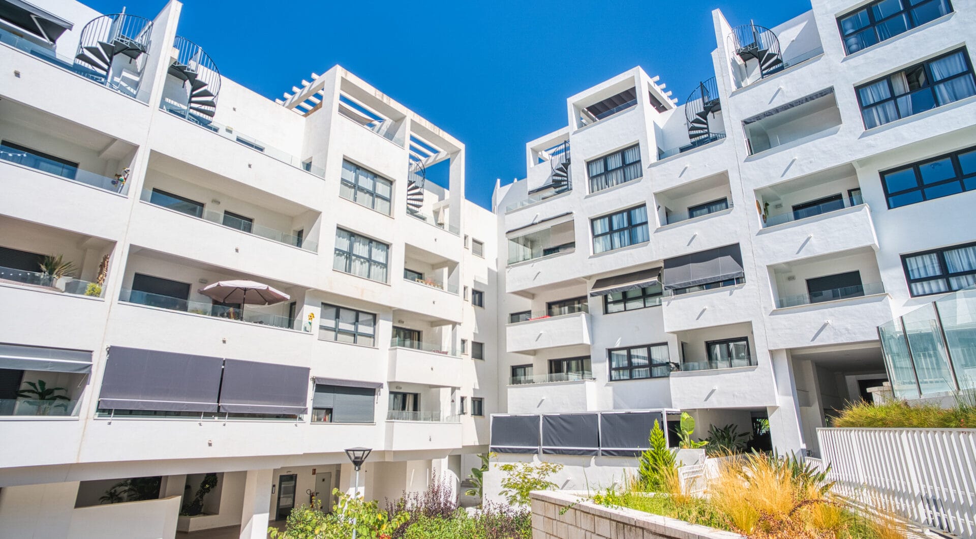 Beautiful south facing, three bed apartment located in the gated community of Estepona Gardens
