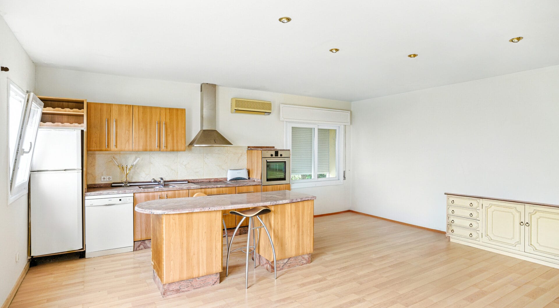 Spectacular south facing five bedroom villa in El Chaparral, Mijas Costa with panoramic sea views