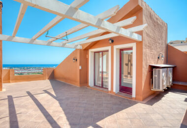 South-Facing Townhouse with Stunning Sea Views in Los Jaralillos, El Paraíso, Benahavís