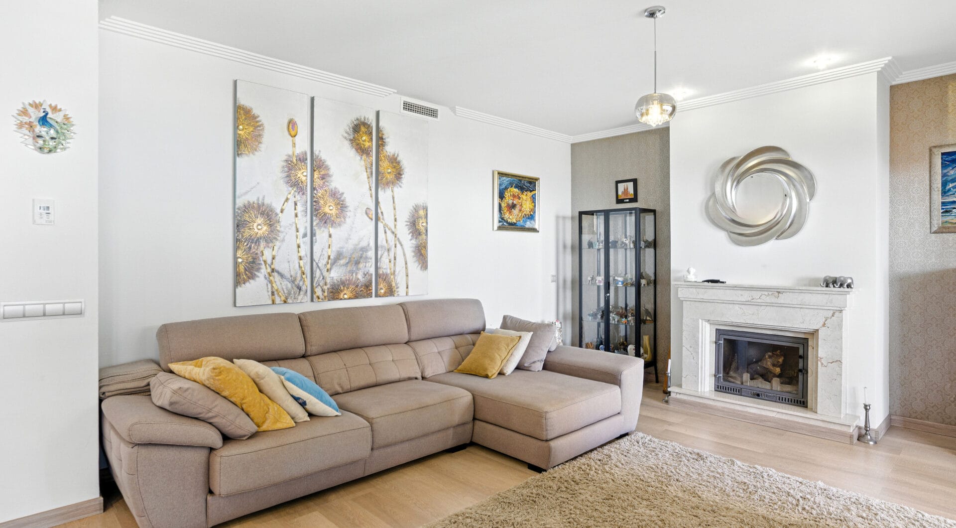 South-Facing Townhouse with Stunning Sea Views in Los Jaralillos, El Paraíso, Benahavís